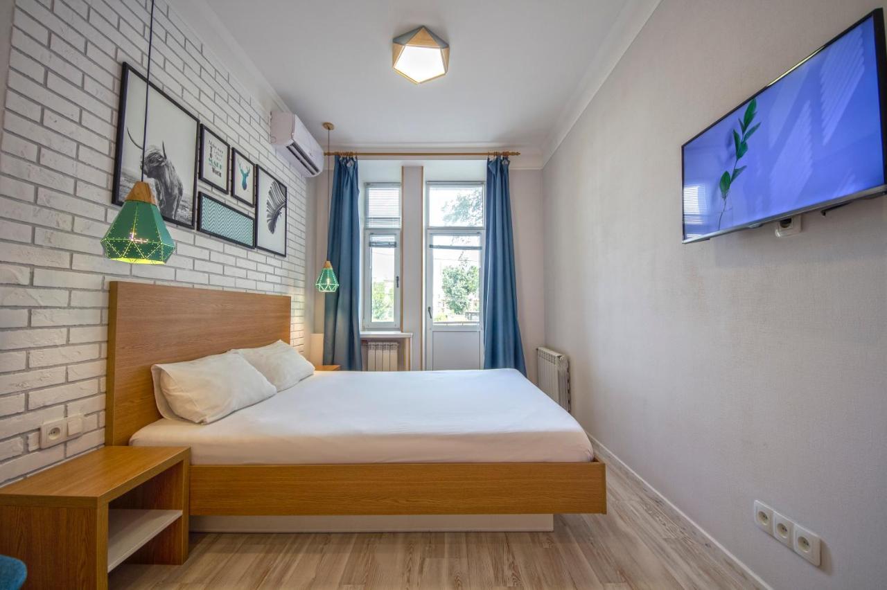 Design Apartments On Velyka Vasylkivska 42 Kiev Esterno foto