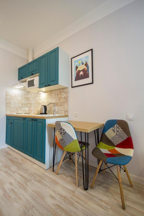 Design Apartments On Velyka Vasylkivska 42 Kiev Esterno foto