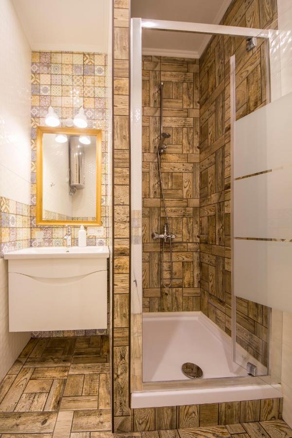 Design Apartments On Velyka Vasylkivska 42 Kiev Esterno foto