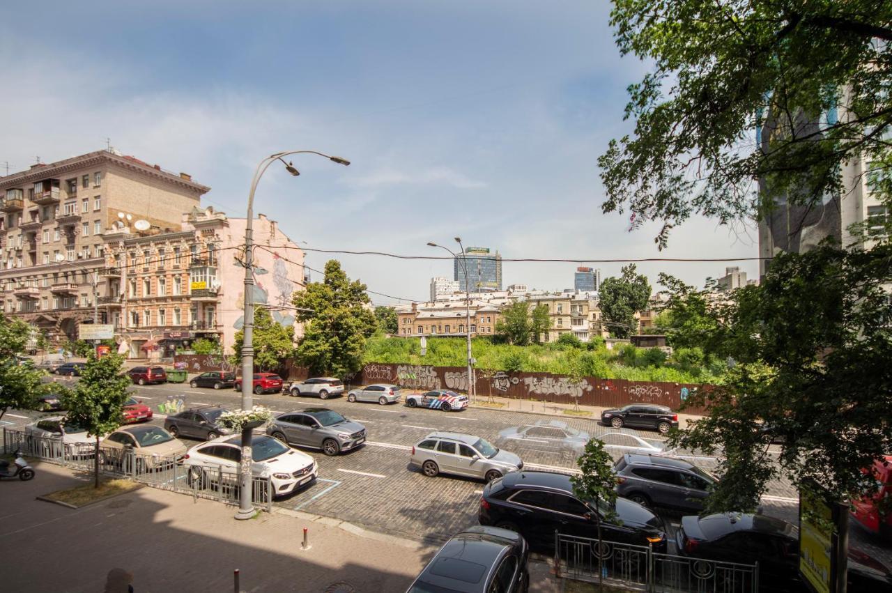 Design Apartments On Velyka Vasylkivska 42 Kiev Esterno foto